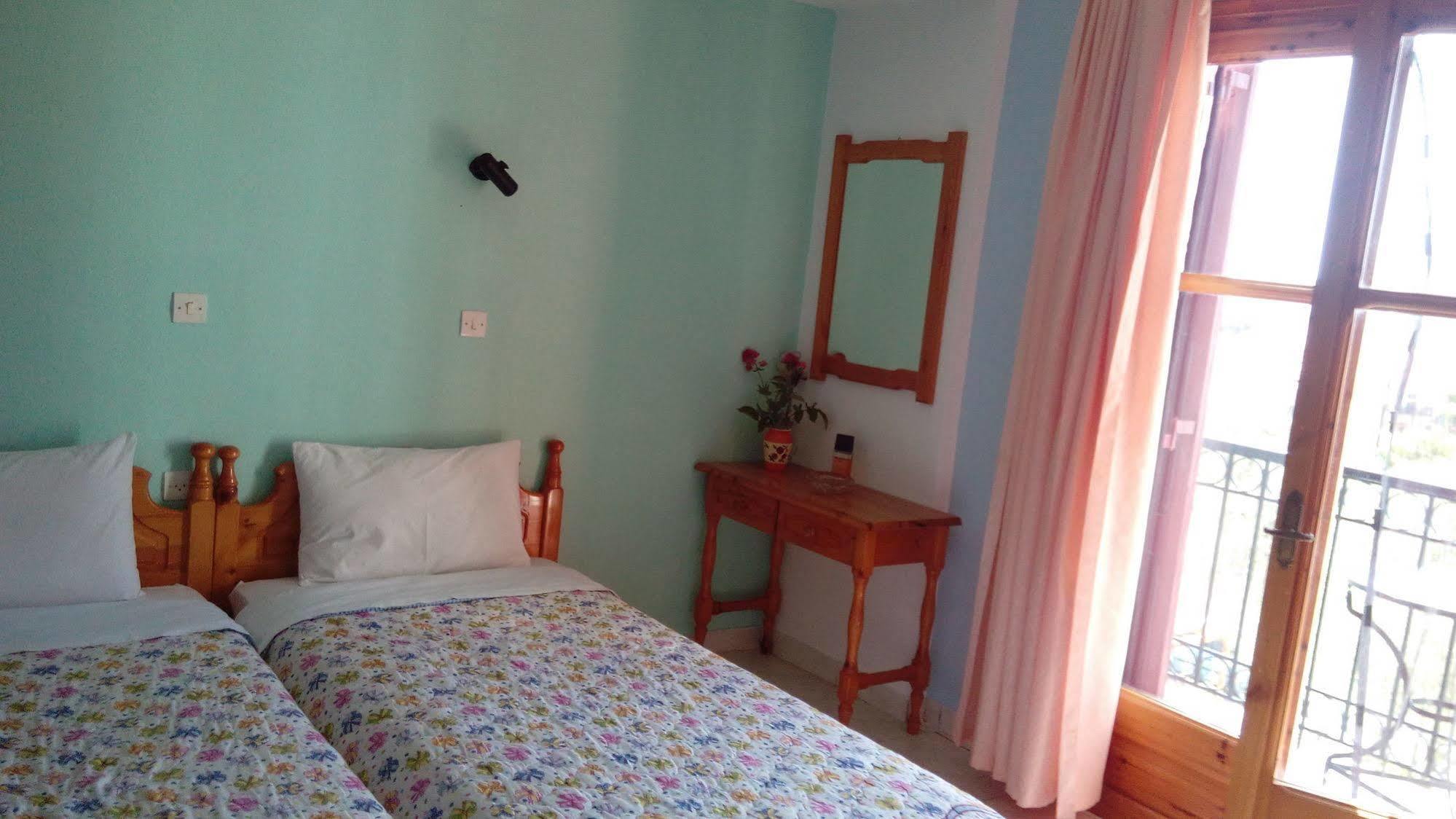 Anessis Cosmos Aparthotel อนัคซอส ภายนอก รูปภาพ