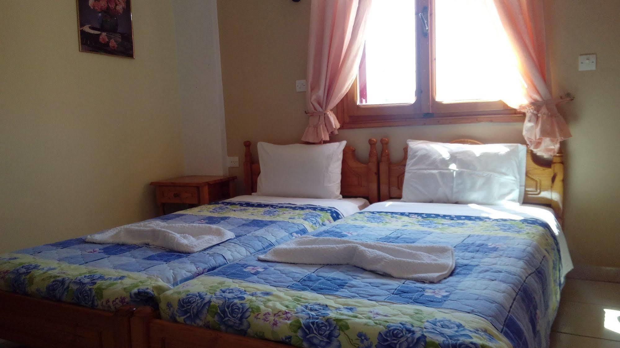 Anessis Cosmos Aparthotel อนัคซอส ภายนอก รูปภาพ